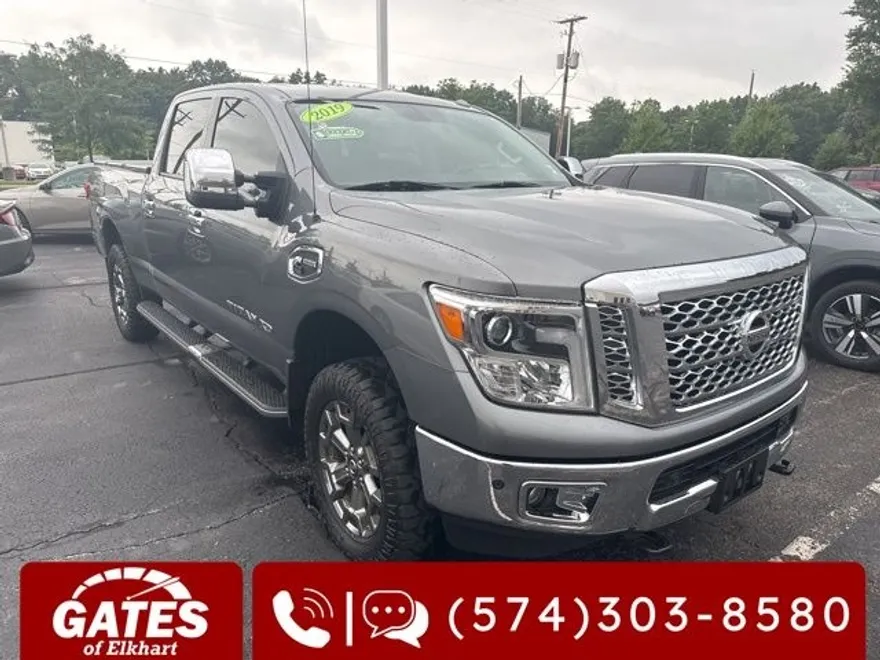 2019 Nissan Titan SL photo 1