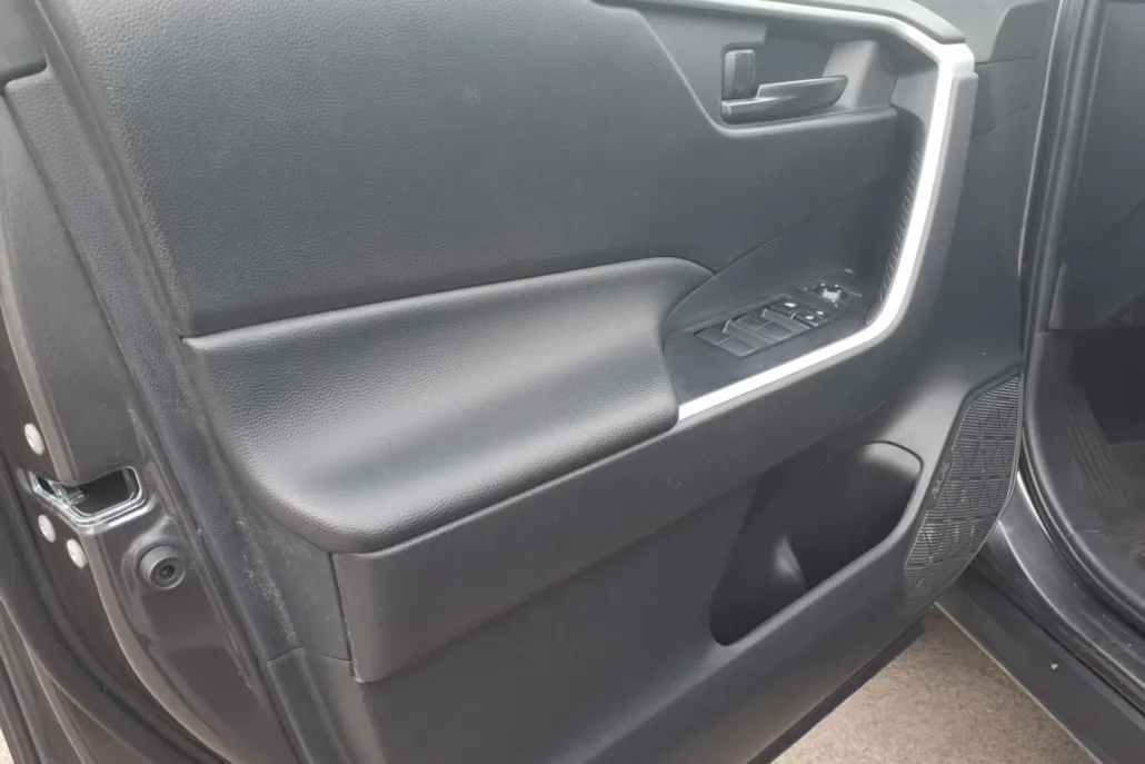 2024 Toyota RAV4 LE photo 1