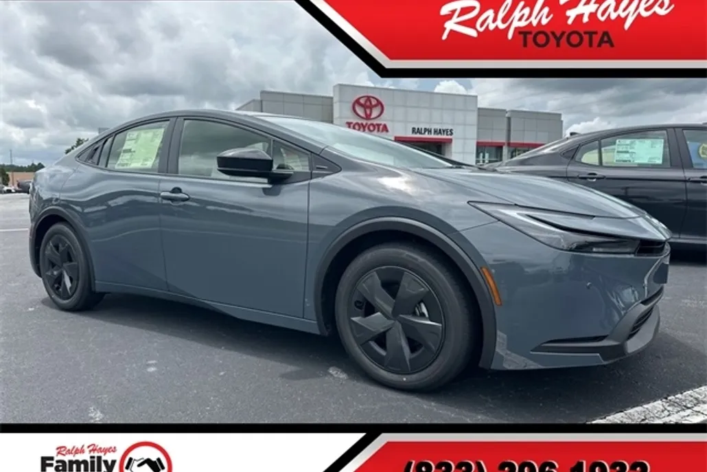 2026 Toyota Prius LE photo 1