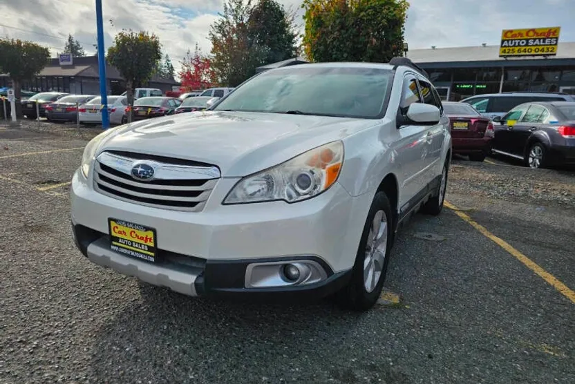 2012 Subaru Outback 2.5i Limited photo 1