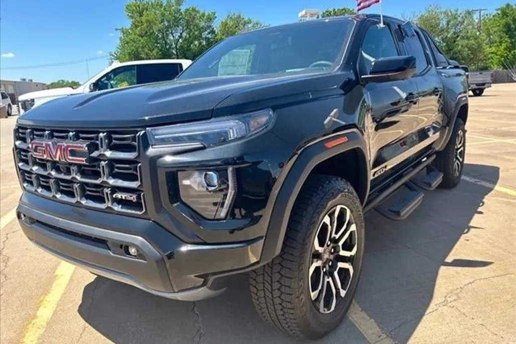 2025 Gmc Canyon AT4 photo 1