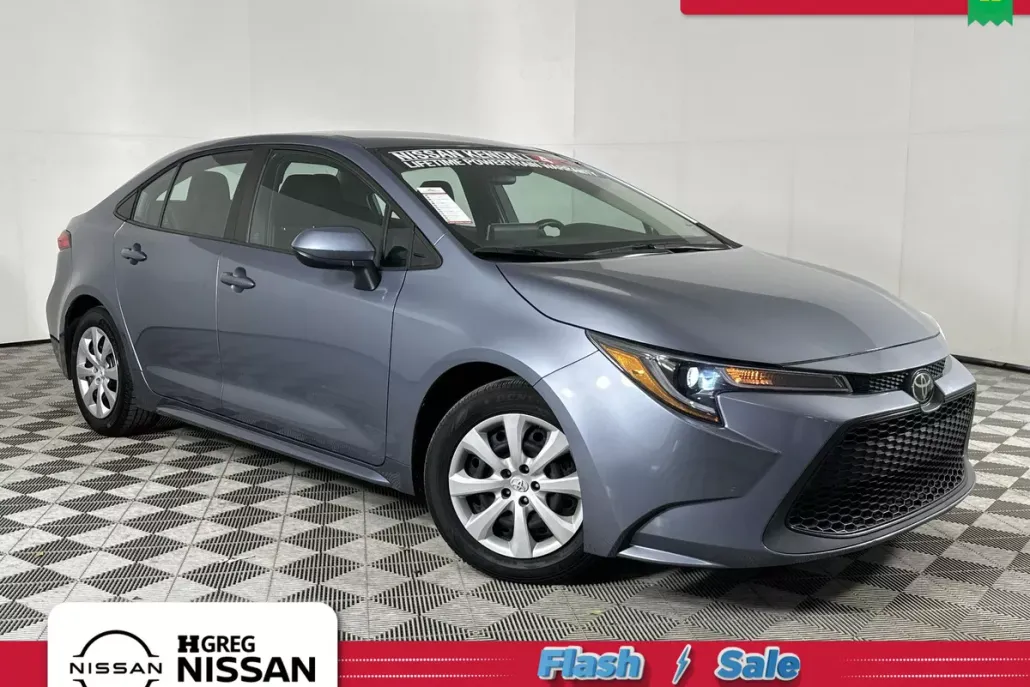2021 Toyota Corolla LE photo 1