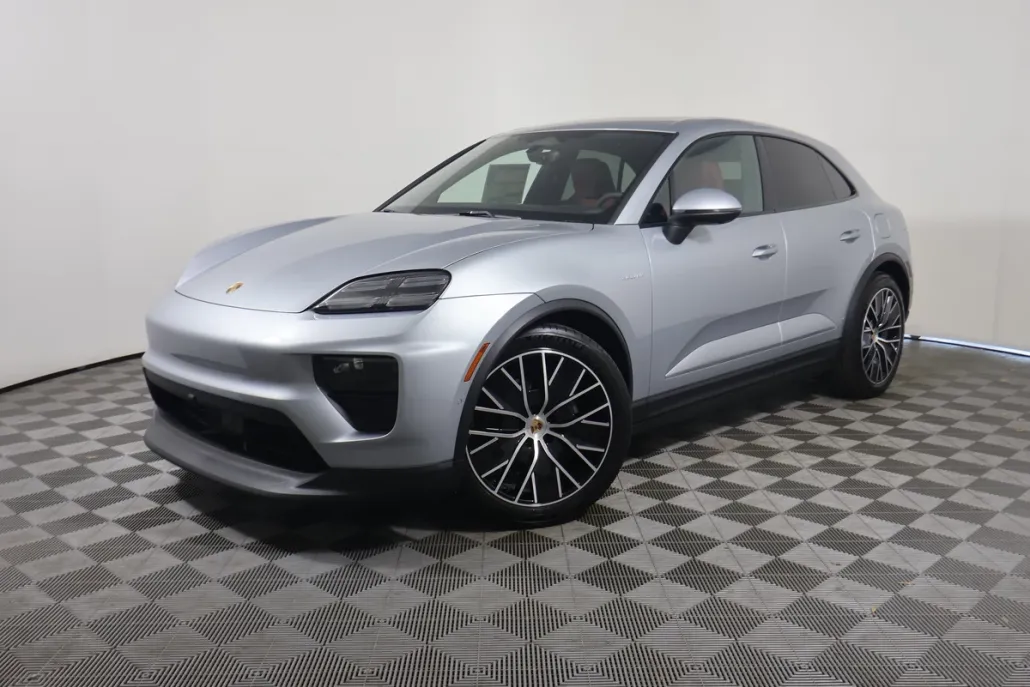 2025 Porsche Macan Electric photo 1