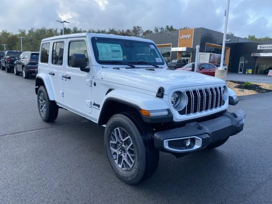 2025 Jeep Wrangler Sahara photo 1