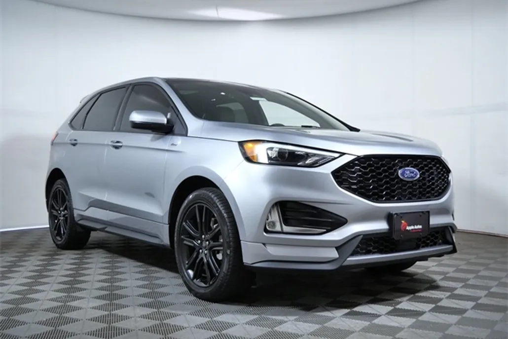2024 Ford Edge ST photo 1