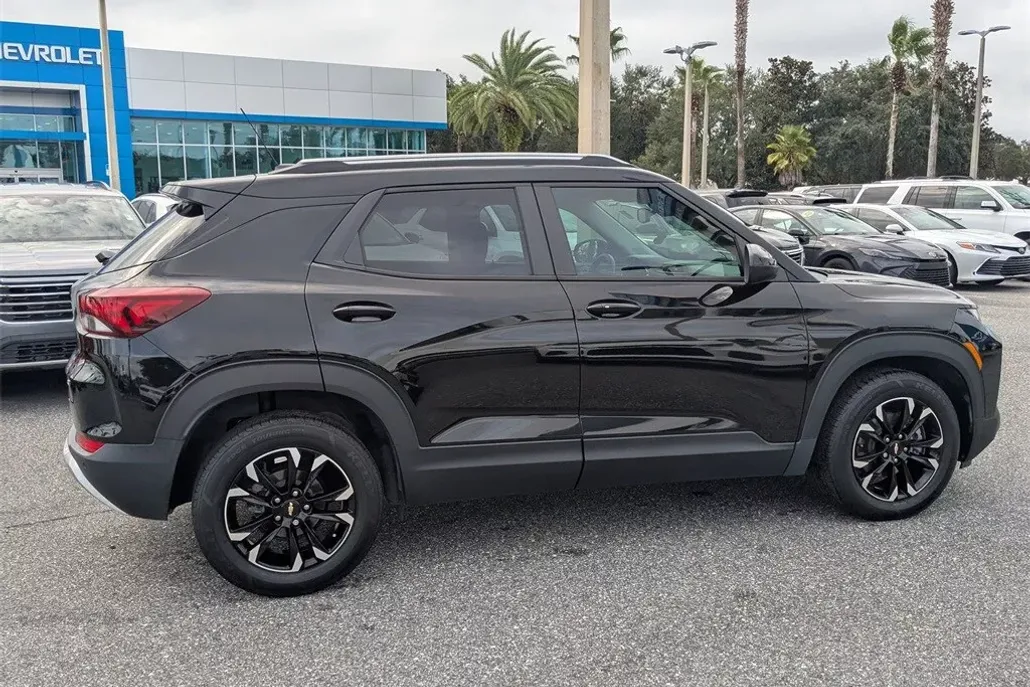 2021 Chevrolet Trailblazer LT photo 1