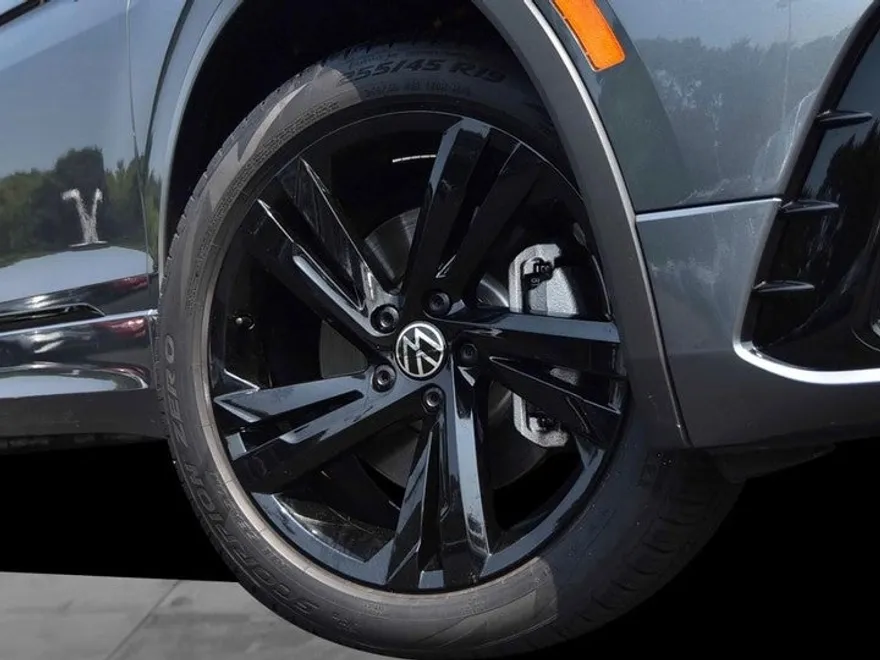 2024 Volkswagen Tiguan SE R-Line Black photo 1