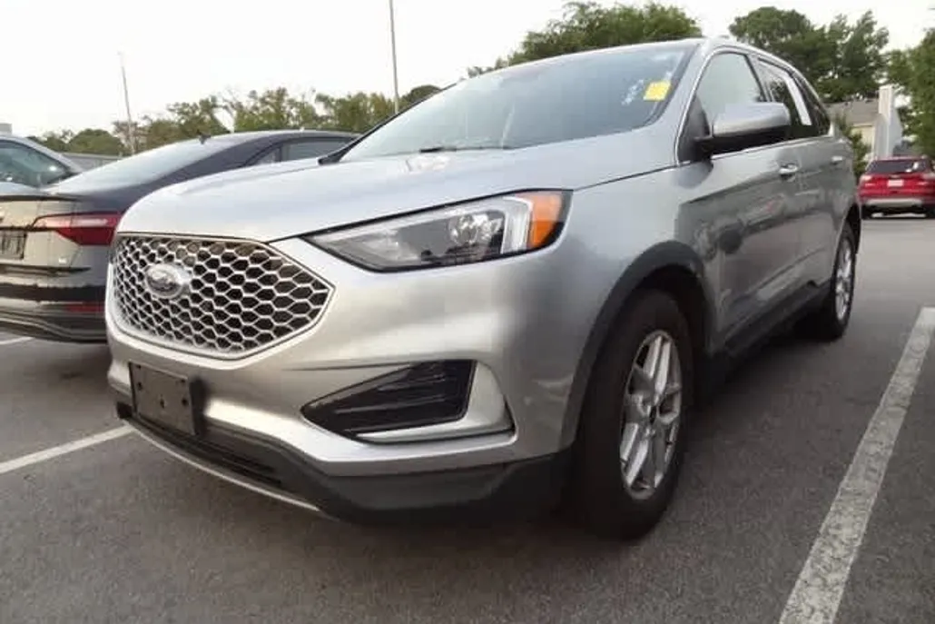 2024 Ford Edge SEL photo 1