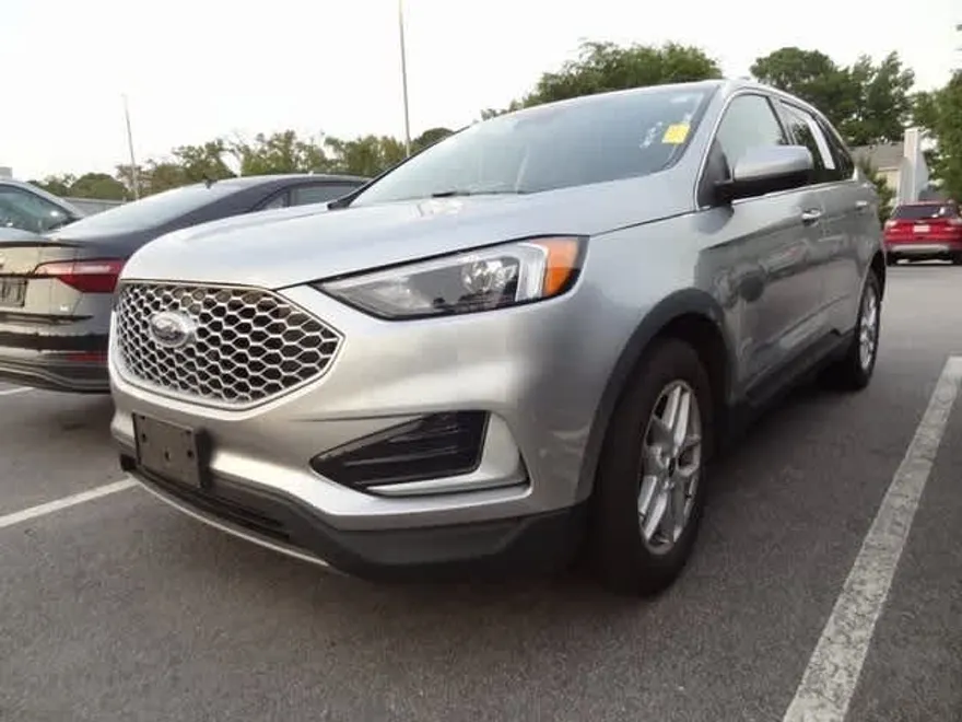 2024 Ford Edge SEL photo 1