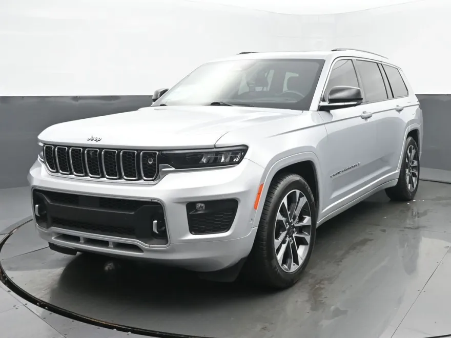 2022 Jeep Grand Cherokee Overland photo 1