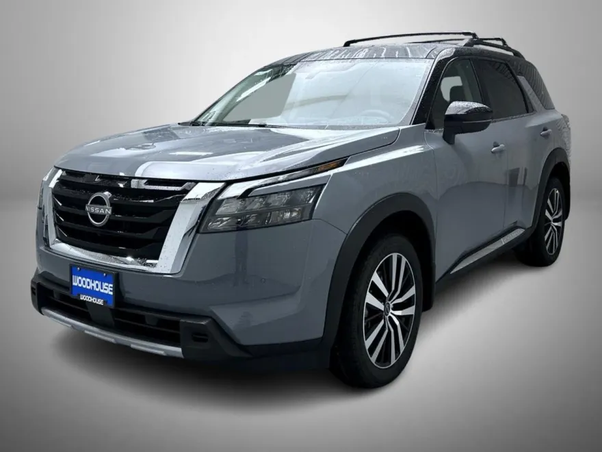 2025 Nissan Pathfinder Platinum photo 1