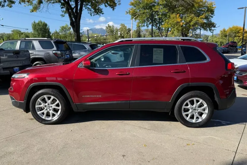2016 Jeep Cherokee Latitude photo 1