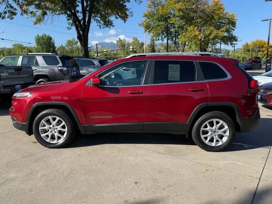 2016 Jeep Cherokee Latitude photo 1