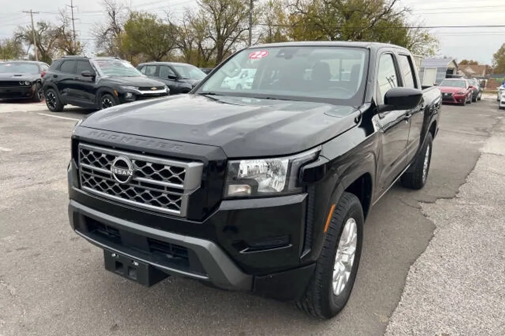 2022 Nissan Frontier Crew Cab photo 1