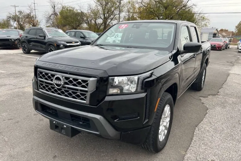 2022 Nissan Frontier Crew Cab photo 1