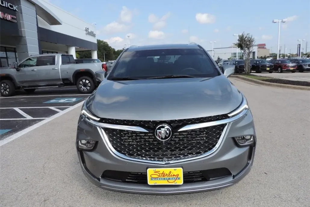 2024 Buick Enclave Avenir photo 1