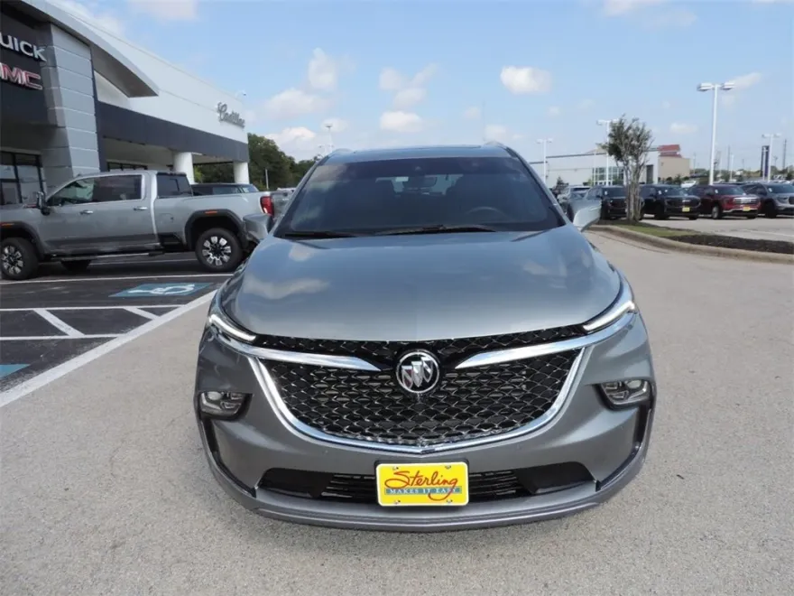 2024 Buick Enclave Avenir photo 1