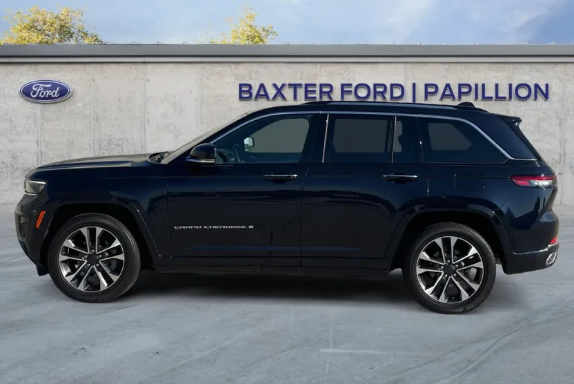 2023 Jeep Grand Cherokee Overland photo 1