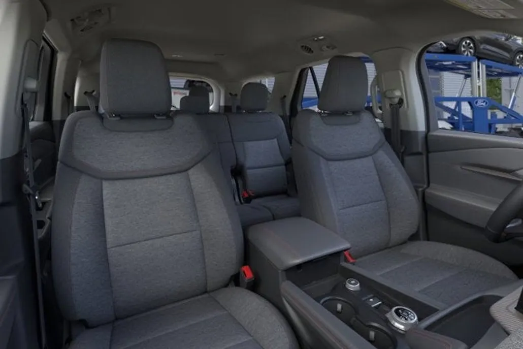 2025 Ford Explorer photo 1