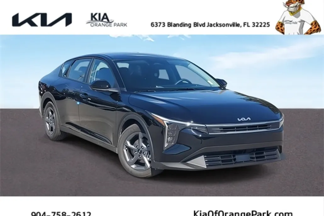 2025 Kia K4 LXS photo 1