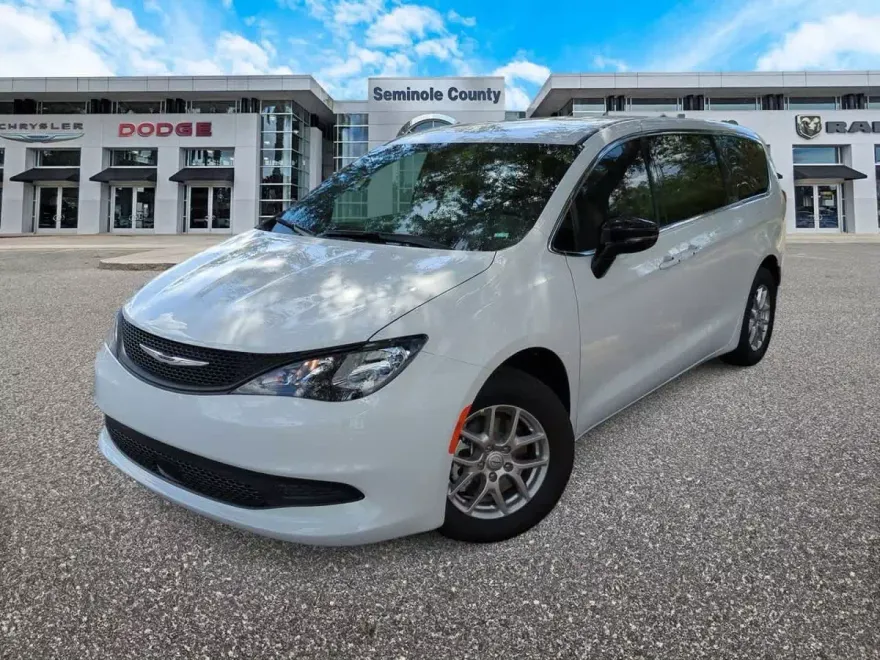 2026 Chrysler Voyager LX photo 1