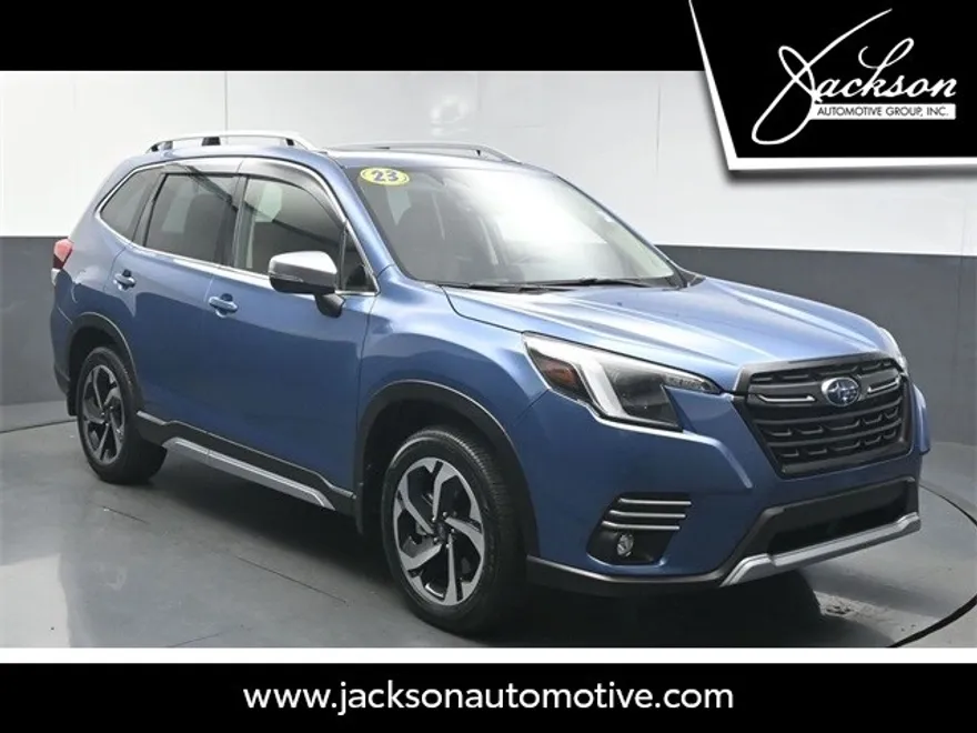 2023 Subaru Forester Touring photo 1