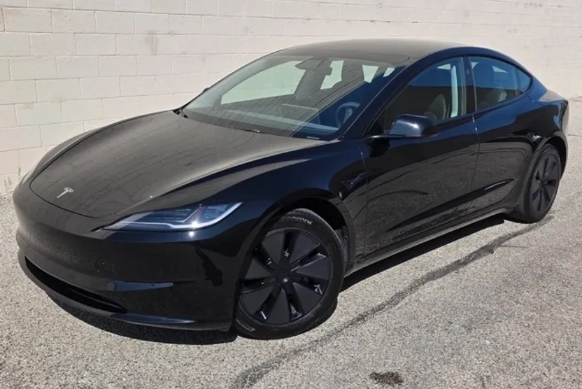 2024 Tesla Model 3 photo 1