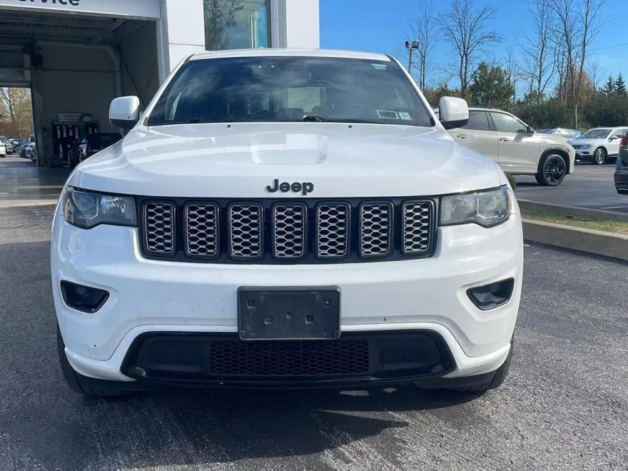 2019 Jeep Grand Cherokee Altitude photo 1