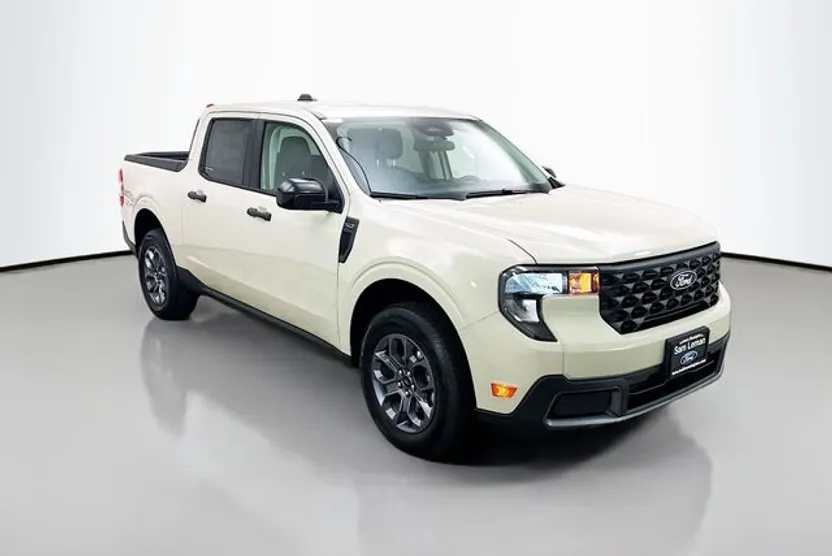 2025 Ford Maverick XLT photo 1