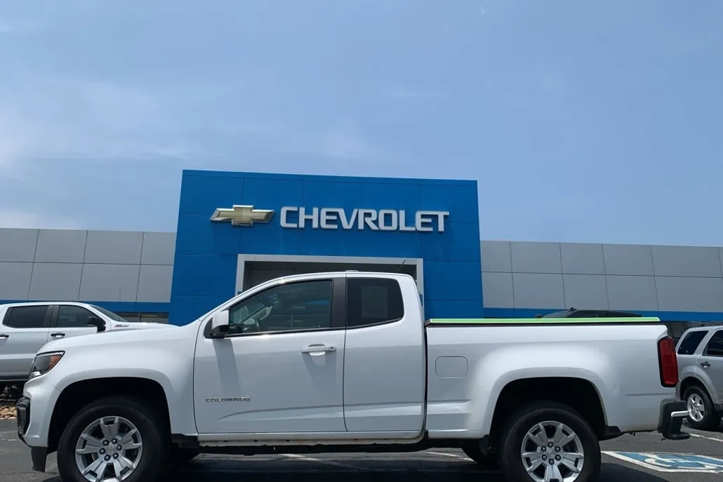 2022 Chevrolet Colorado LT photo 1