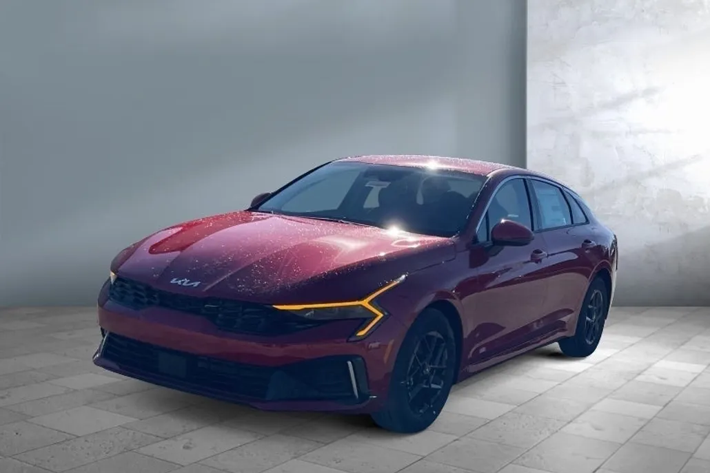 2025 Kia K5 LXS photo 1