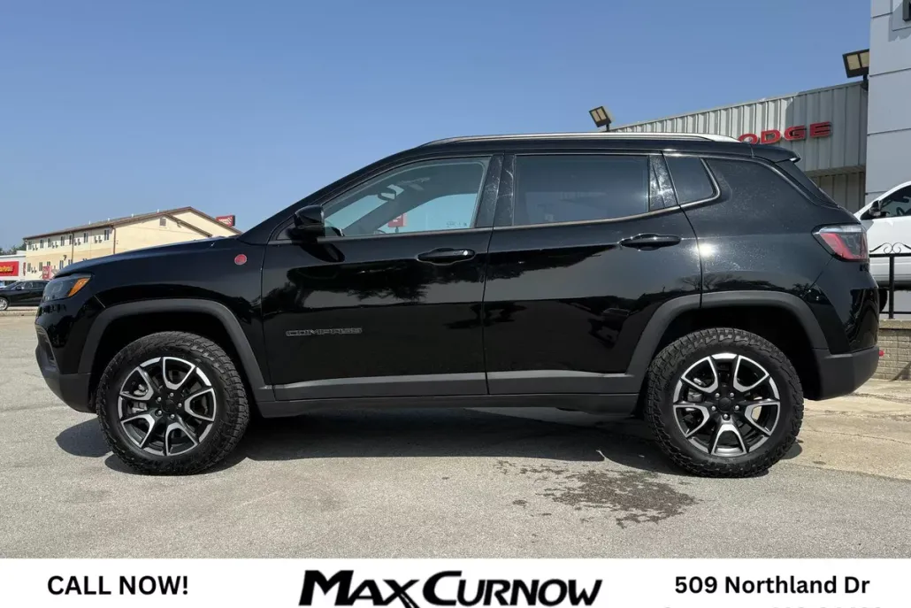 2024 Jeep Compass Trailhawk photo 1