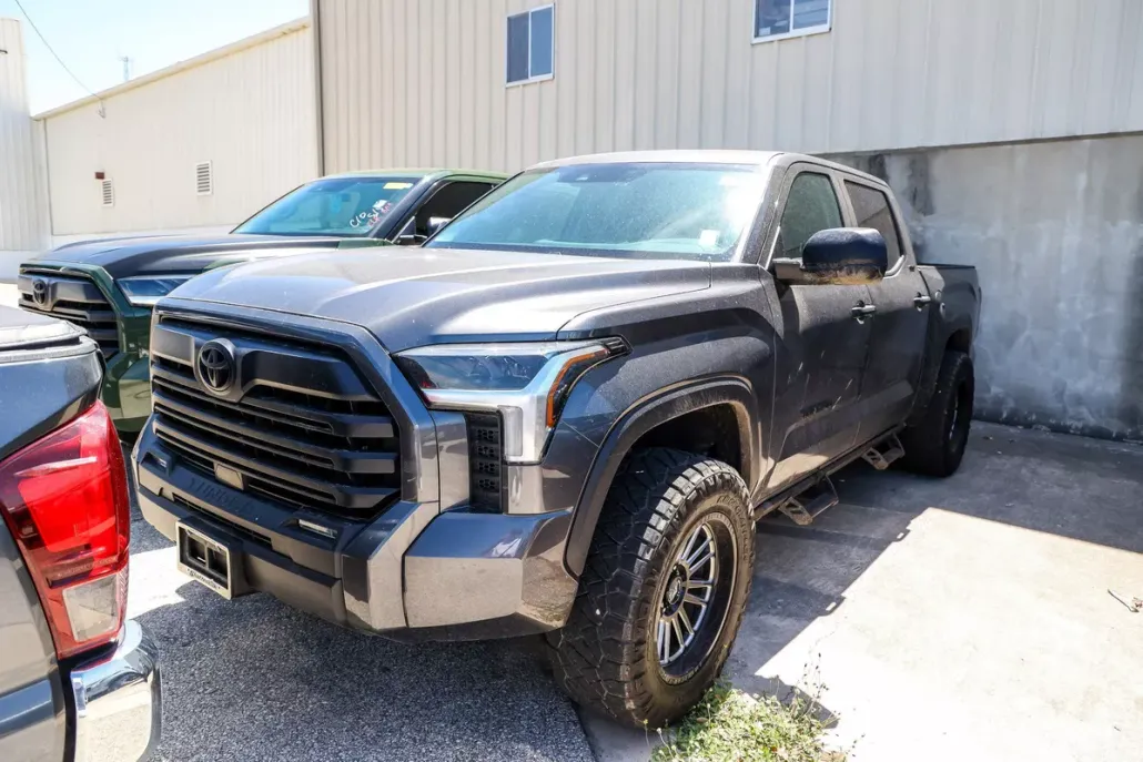 2023 Toyota Tundra SR5 photo 1