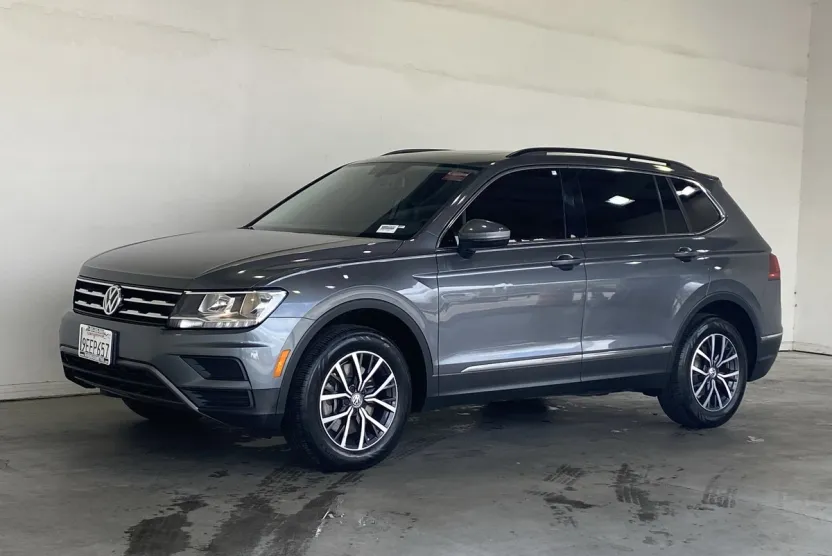 2020 Volkswagen Tiguan SE photo 1