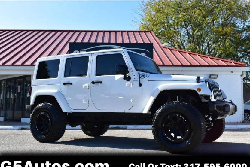 2014 Jeep Wrangler Unlimited Sahara photo 1