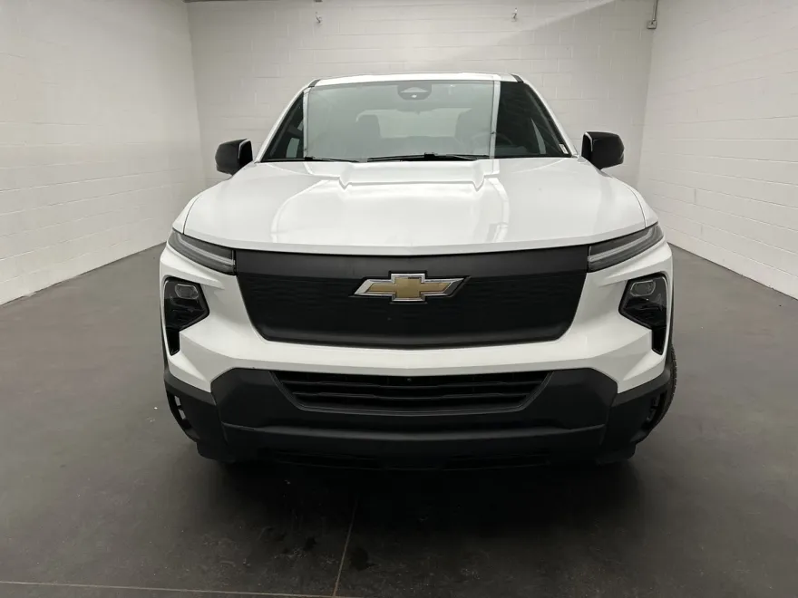 2024 Chevrolet Silverado EV Work Truck photo 1