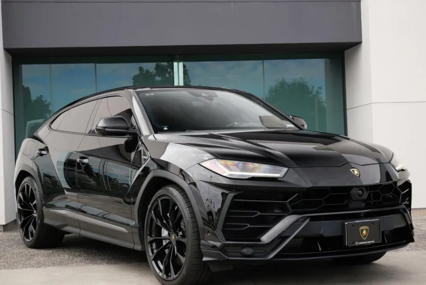2020 Lamborghini Urus photo 1