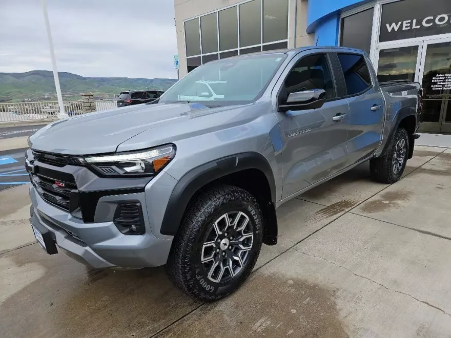 2024 Chevrolet Colorado Z71 photo 1