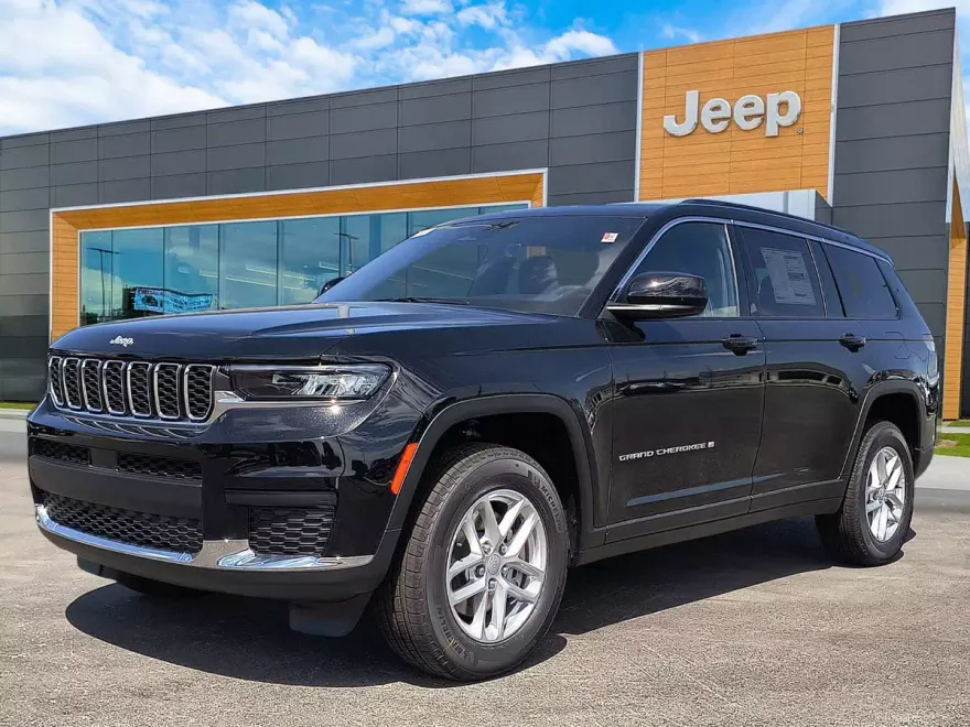 2025 Jeep Grand Cherokee Laredo X photo 1