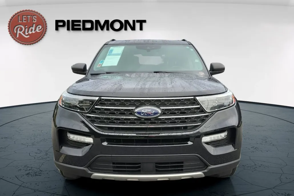 2022 Ford Explorer XLT photo 1