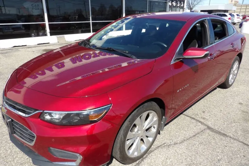 2017 Chevrolet Malibu Premier photo 1