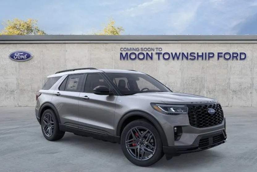2025 Ford Explorer ST-Line photo 1