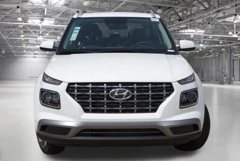 2024 Hyundai Venue SEL photo 1