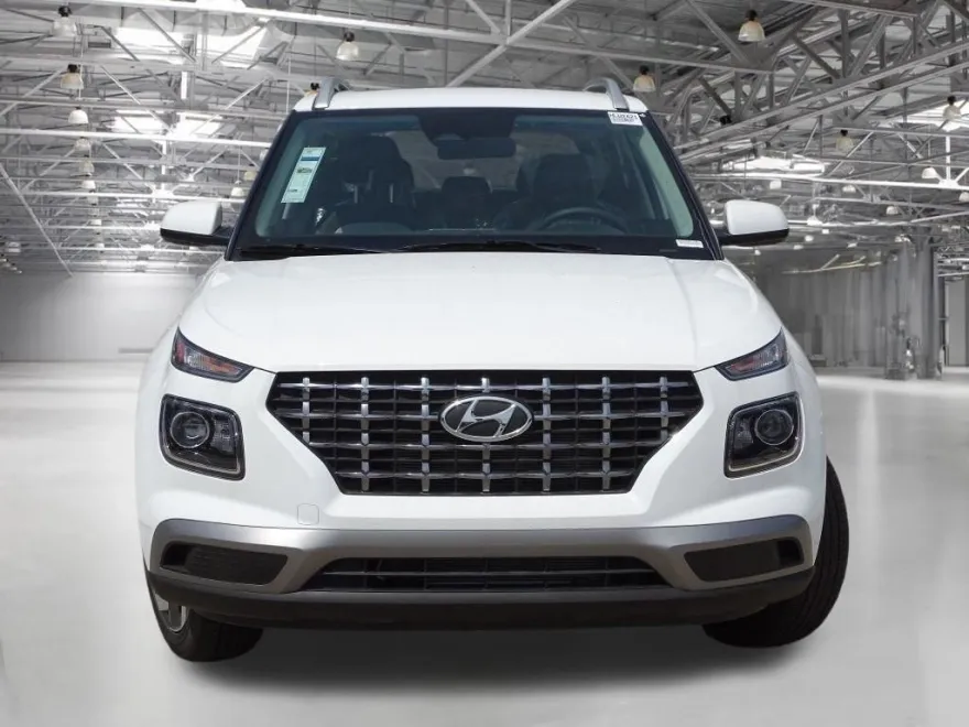 2024 Hyundai Venue SEL photo 1