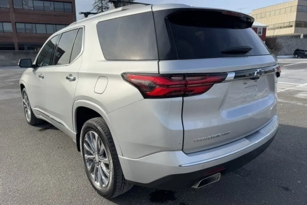 2022 Chevrolet Traverse Premier photo 1