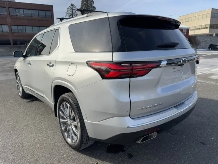 2022 Chevrolet Traverse Premier photo 1