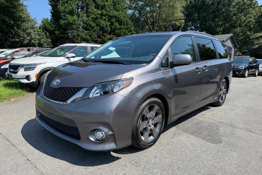2012 Toyota Sienna photo 1