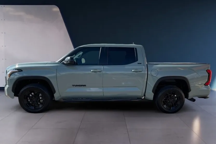 2024 Toyota Tundra SR5 CrewMax photo 1