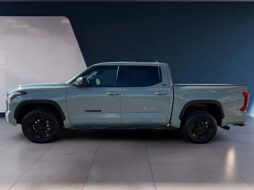 2024 Toyota Tundra SR5 CrewMax photo 1