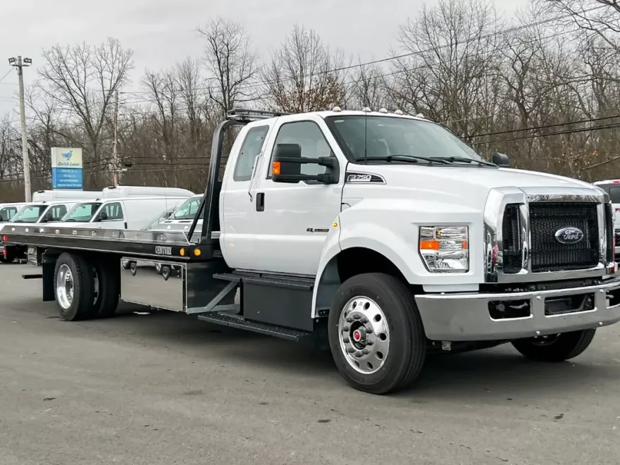 2024 Ford F-750 photo 1